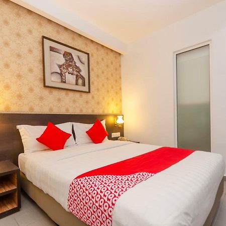 Oyo 1164 Hotel 906 Kota Laksamana Malacca Ngoại thất bức ảnh